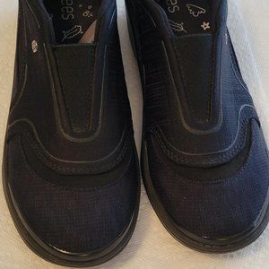 Bzees Black Derive Wedge Slip On - Sz 8